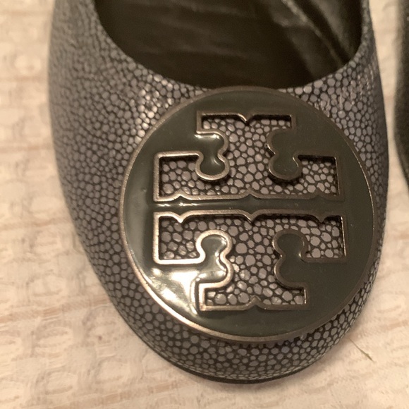 Tory Burch Reva Womens Size 8.5 Stingray - Picture 2 of 7